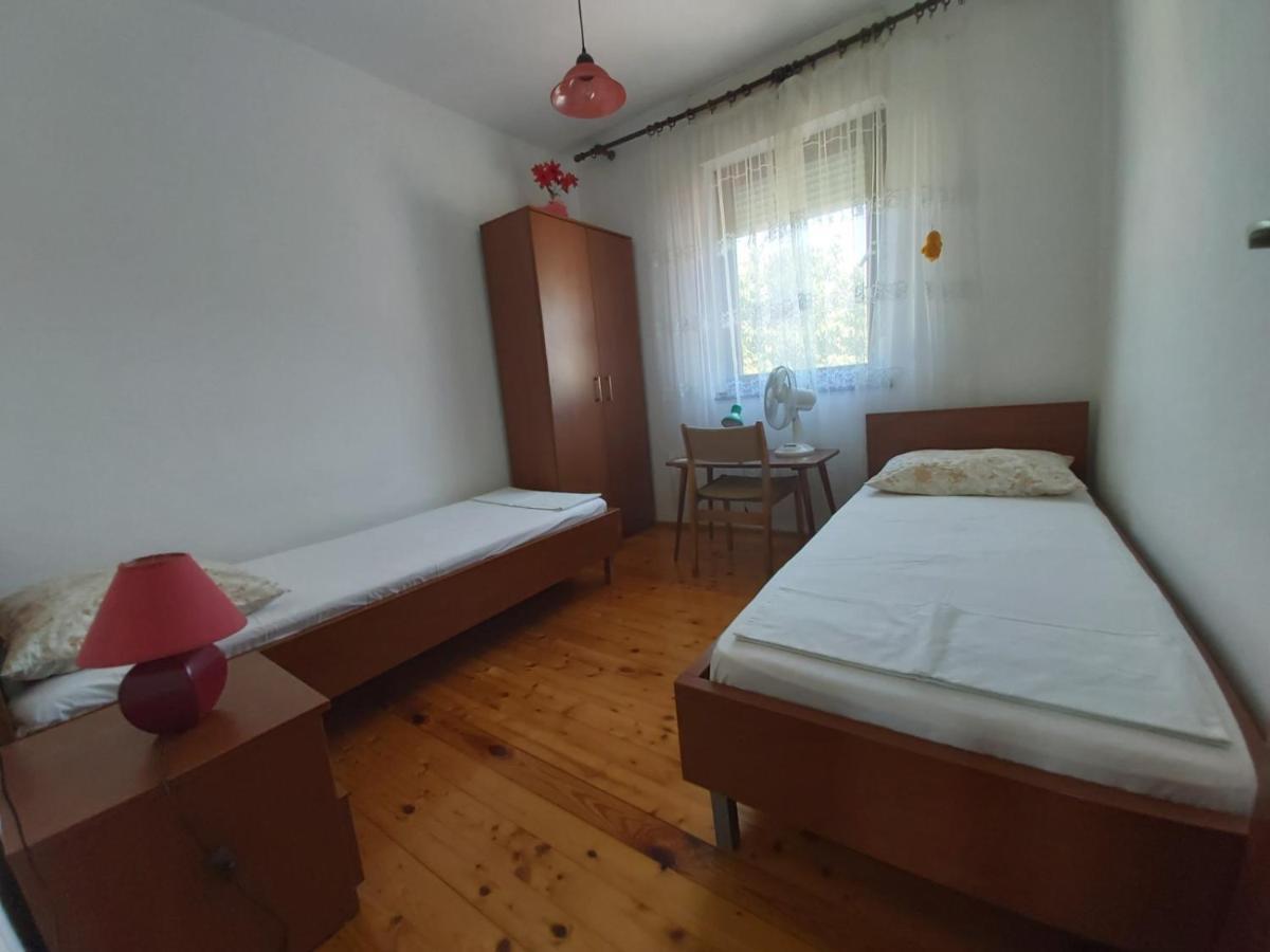 Apartment Laura Тисно Екстериор снимка