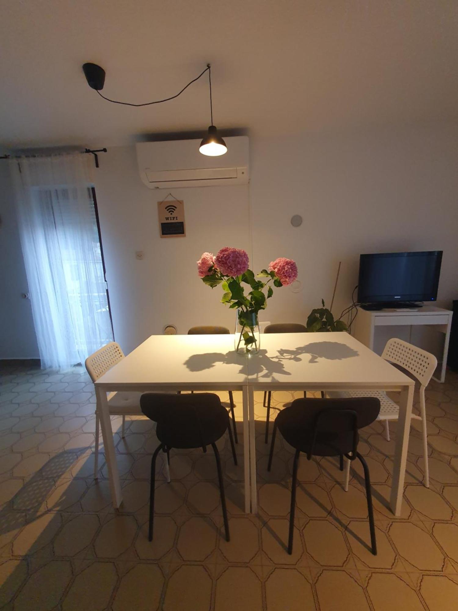 Apartment Laura Тисно Екстериор снимка